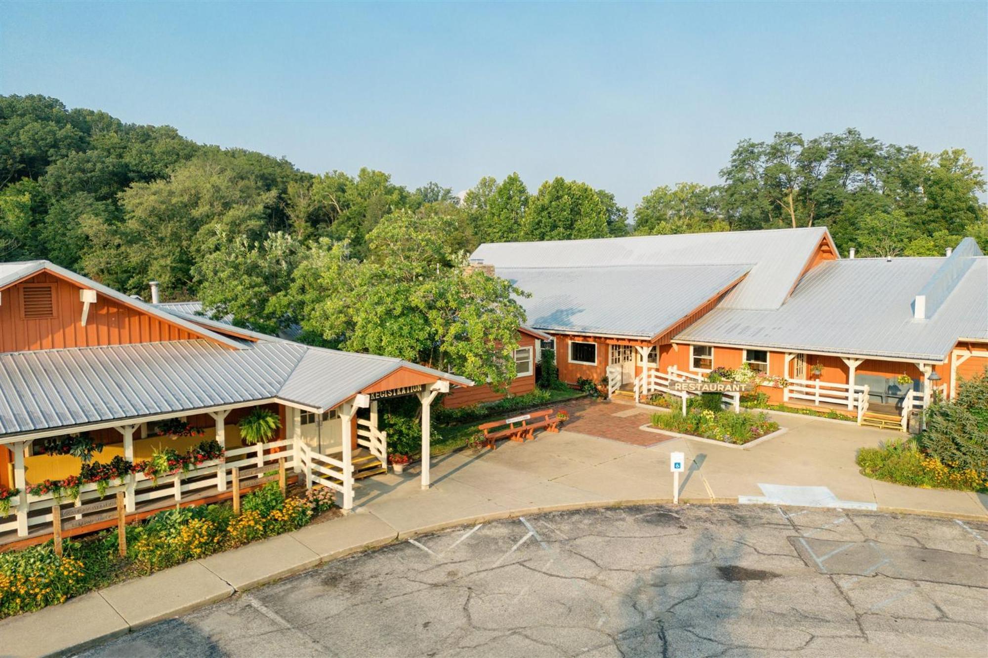 Brown County Inn Nashville Exteriör bild