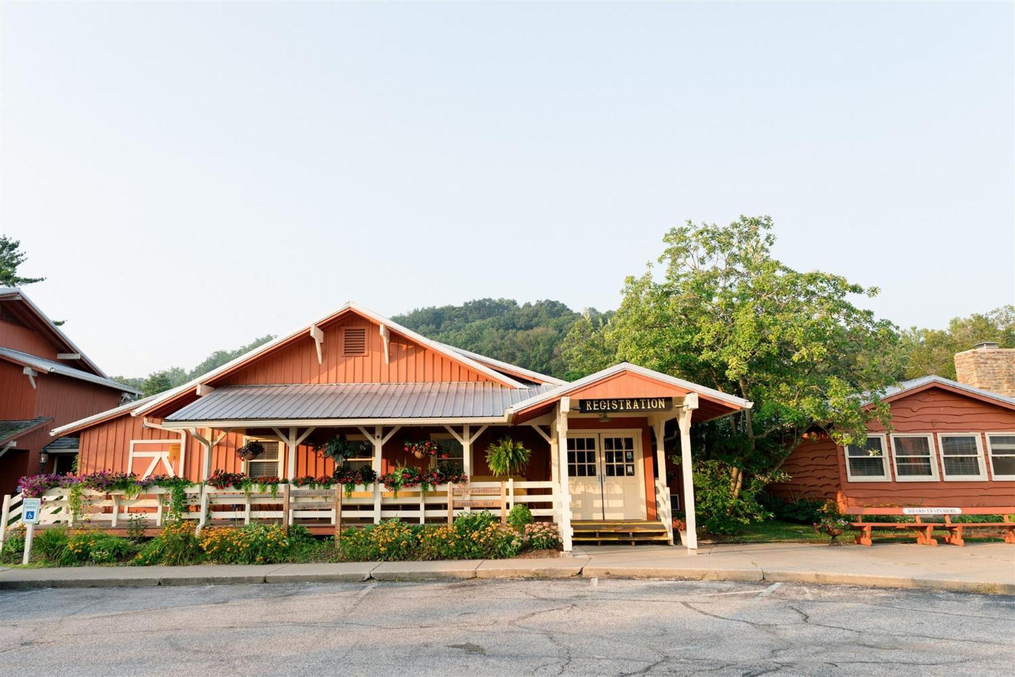 Brown County Inn Nashville Exteriör bild