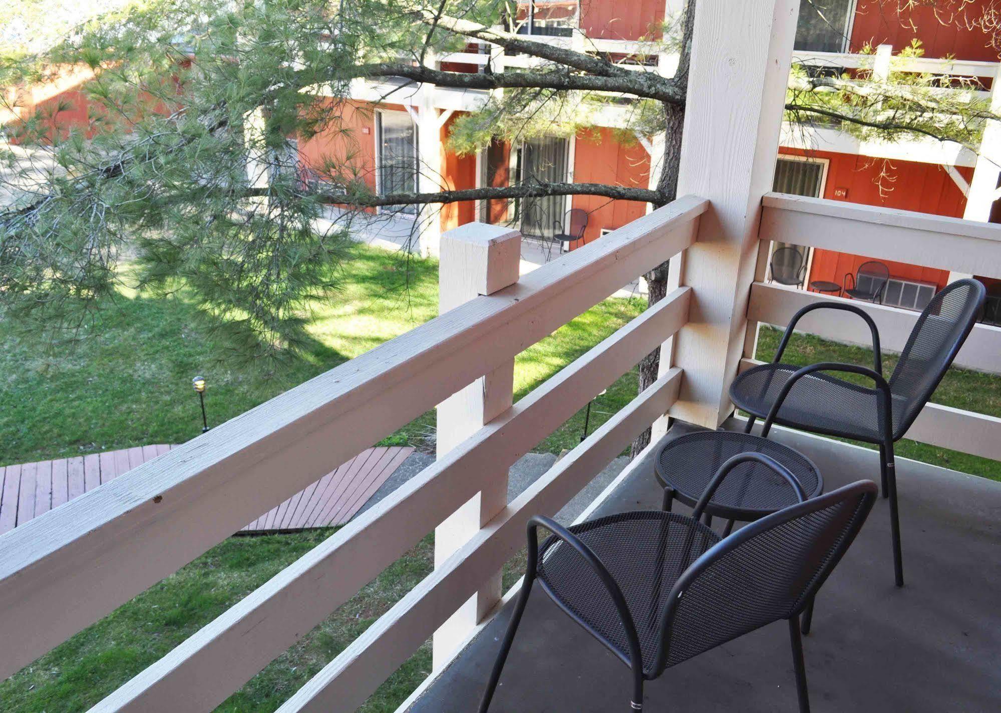 Brown County Inn Nashville Exteriör bild